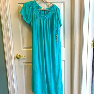 NWT full length nightgown by Miss Elaine brand. Plus. Size 2X. Aqua color